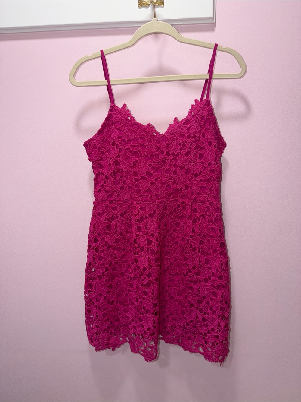 Lace dress in Fuchsia Pink